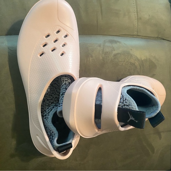 Jordan
System.23 "Pink" clogs - Picture 2 of 7